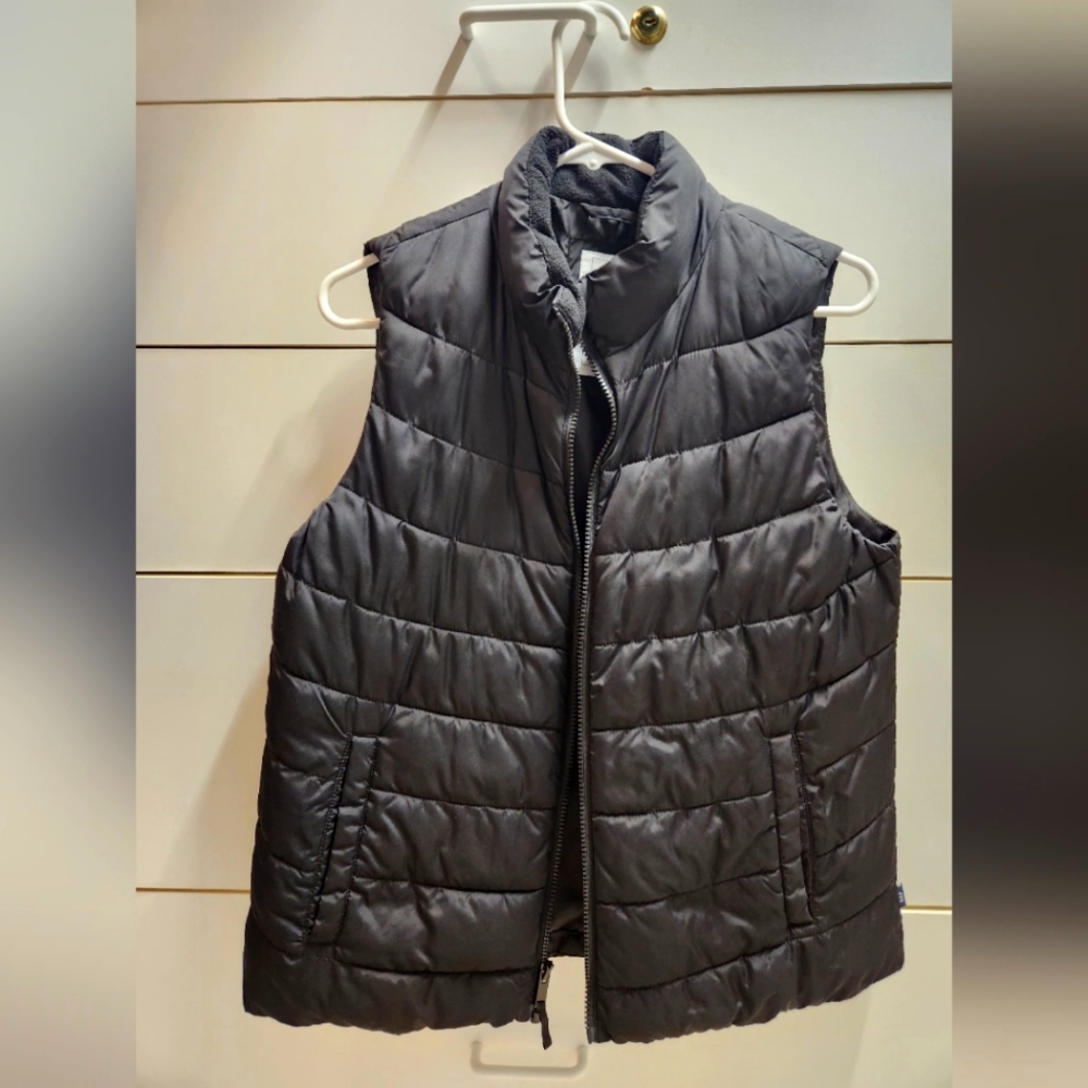 Black Women's Gap Puffer Vest